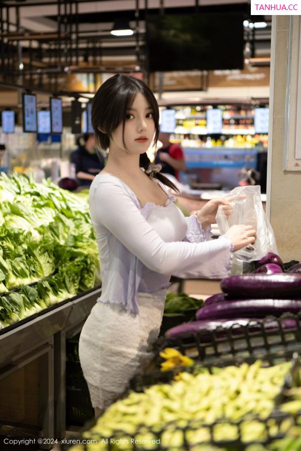 豆瓣酱  [XiuRen]高清写真图 2024.06.07 No.8677 豆瓣酱 丝袜美腿第6张图片